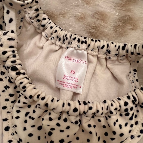 Swimsuit - Picture 7 of 8